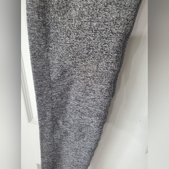 Athleta Andes High Rise Seamless Tight Gray with Red Trim| Size: S - Picture 8 of 12